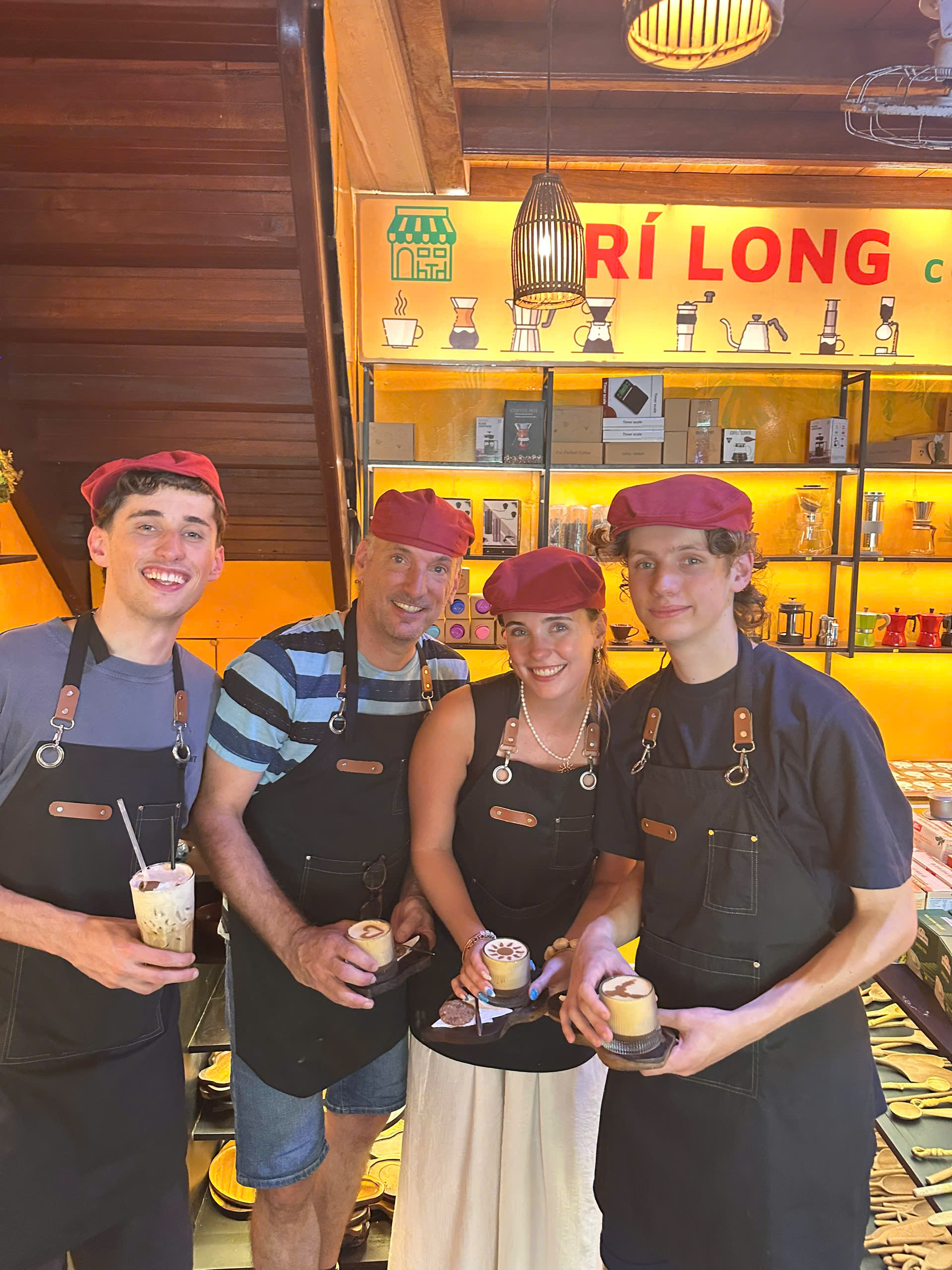 Coffee experience in Hoi An with happy travelers