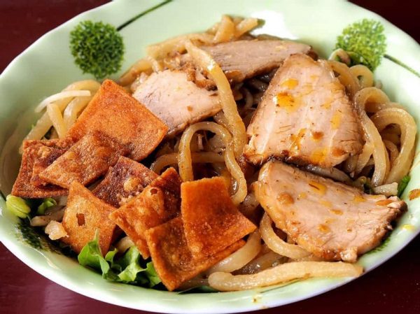 Traditional Vietnamese food in Hoi An