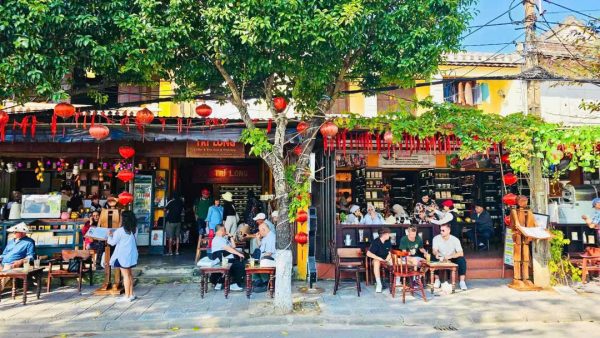 Trí Long Coffee shop in Hoi An Vietnam